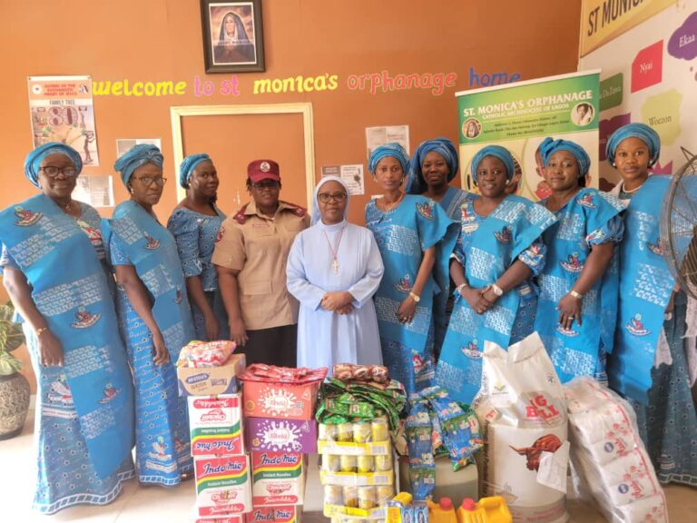 ROSOWA Lagos Spreads Christmas Joy at St. Monica’s Orphanage, Iju- Lagos