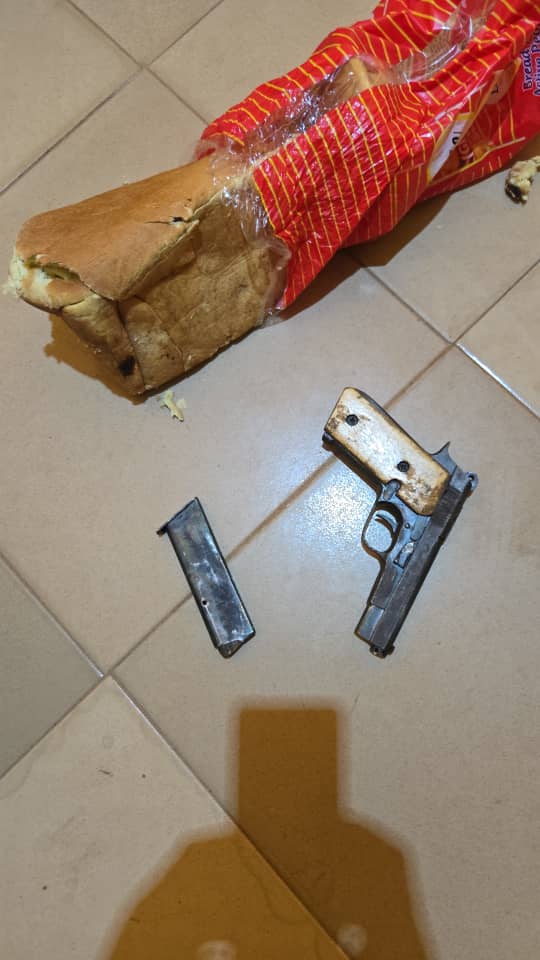 Delta Police Command Arrest Suspected Armed Robber/Kidnapper, Recovers Fabricated Beretta Pistol Concealed In Loaf of Bread